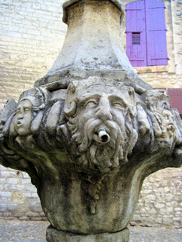 Fontaine du Gigot in Pernes les Fontaines by Sokleine