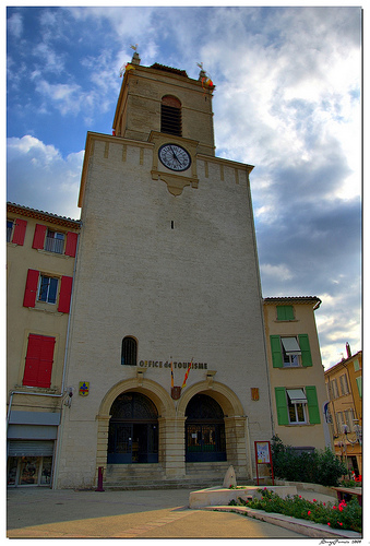 Pertuis le donjon by sergepertuis