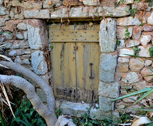 La petite porte mystérieuse par christian.man12