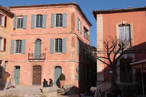 Intérieur du village de Roussillon by gab113