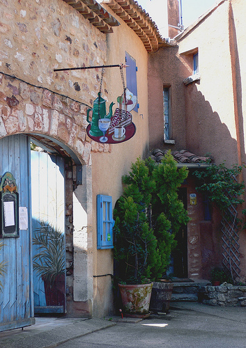 Boutique à Roussillon par jackie bernelas