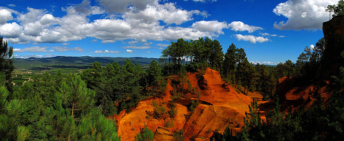 Panorama : contraste de couleurs - Roussillon par Boris Kahl