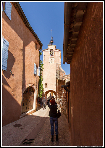 La tour clocher de Roussillon par Photo-Provence-Passion