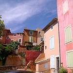 Vive la couleur à Roussillon dans le Luberon by Klovovi - Roussillon 84220 Vaucluse Provence France