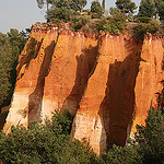 Roussillon, les falaises du chemin des ocres by Pab2944 - Roussillon 84220 Vaucluse Provence France