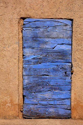 old blue door by lepustimidus