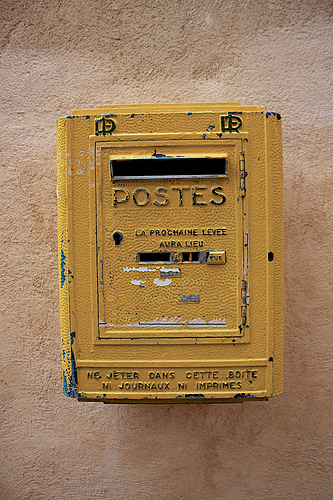 Postes : boite aux lettres by Christopher Swan