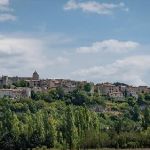 Village de Sault accroché sur son éperon rocheux par pascal548 - Sault 84390 Vaucluse Provence France