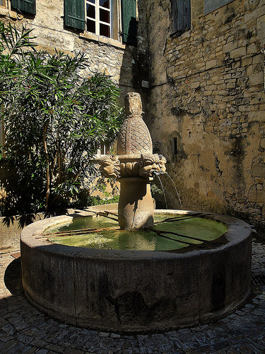 Fontaine de Séguret par de Provence et d'ailleurs