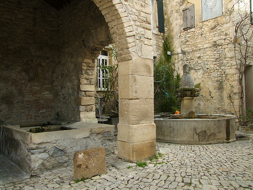 Fontaine de Séguret - Vaucluse by Vaxjo