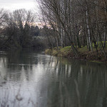 La rivière Ouvèze en hiver sous un ciel couvert par phildesorg - Sorgues 84700 Vaucluse Provence France