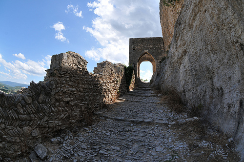 Saint-Saturnin-lès-Apt by Paul Klijn