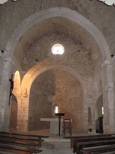 Church interior of Suzette village par Sokleine