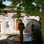 Vaison la Romaine - fontaine à l'ombre by cpqs - Vaison la Romaine 84110 Vaucluse Provence France