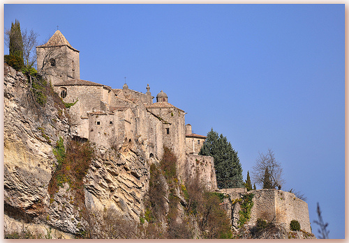 Haute ville de Vaison-la-Romaine by Charlottess