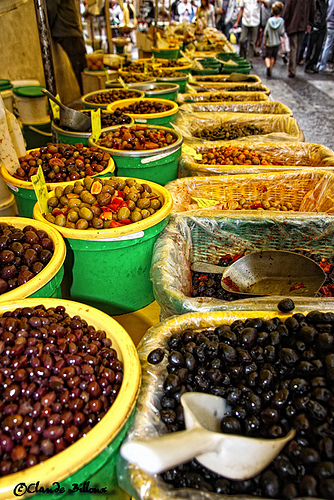 Marché provençal aux olives by Billblues