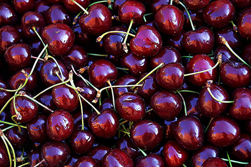 Cerises rubit sur le marché de vaison par Gilles Poyet photographies