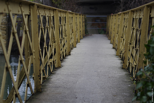 Vieux pont métalique pour piéton par phildesorg