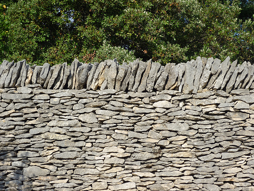 Mur de pierres façon borie par gab113