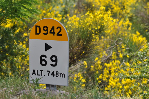 Haut en couleurs ! D942 Gorges de la Nesque par marilia barbaud