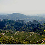 Dentelles Montmirail vue depuis les Dentelles Sarrasines par sabinelacombe - Lafare 84190 Vaucluse Provence France