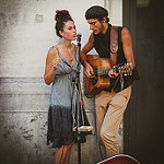 Couple de musiciens - Festival d'Avignon 2016 by Rémi Avignon - Avignon 84000 Vaucluse Provence France