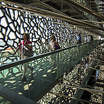 Effet de lumière et de profondeur dans les coursives ajourées du Mucem par feelnoxx - Marseille 13000 Bouches-du-Rhône Provence France