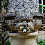 Fountain Face - pierre par fiatluxca - Lourmarin 84160 Vaucluse Provence France