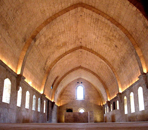 Intérieur de L'Abbaye de Silvacane by YIP2