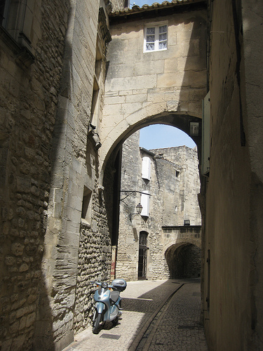 Ruelle à Saint Remy de Provence par Andrew Findlater