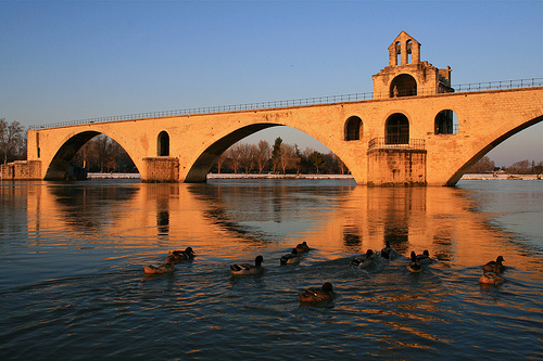 мост Авиньона (Pont d'Avignon - фр) или Мост св. Бенезе (Pont Saint-Benezet), достопримечательности Авиньона, что посмотреть в Авиньоне, путеводитель по Авиньону, Авиньон, Франция