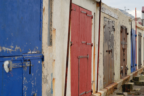 Cabanon de Pêcheurs : Red & Blue by Afterthegoldrush