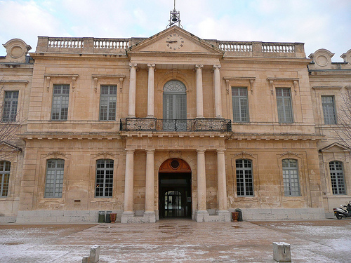 Facade de l'université d'Avignon par cercamon