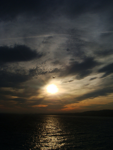 Avion et soleil de Nice par Bombonnk