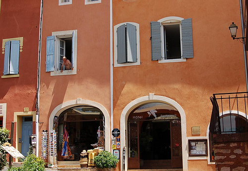 Façades de maisons à Rousillon par Gatodidi