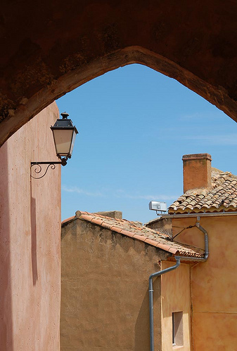 Ruelle à Rousillon par Gatodidi