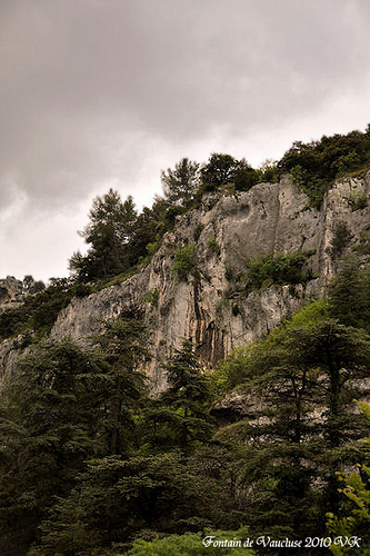 Fontaine de Vaucluse by L_a_mer