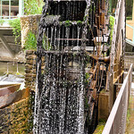 Roue à eau - Fontaine de Vaucluse par L_a_mer - Fontaine de Vaucluse 84800 Vaucluse Provence France