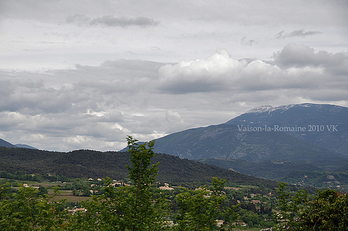 Vaison la Romaine : vue sur le Ventoux by L_a_mer