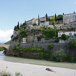 Vue sur le pont de Vaison-la-Romaine par batigolix - Vaison la Romaine 84110 Vaucluse Provence France