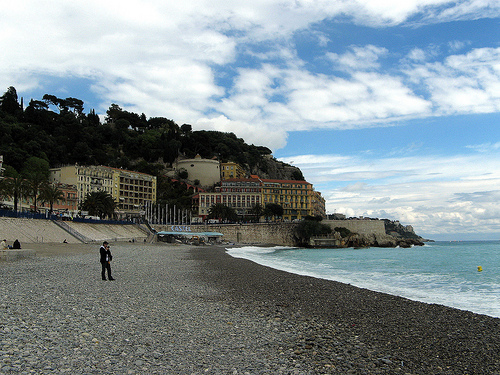 Plage de galets de Nice par onno de wit