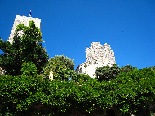 Cannes : quartier du Suquet by monette77100