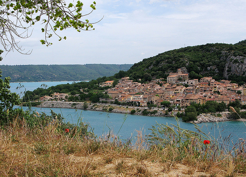 Lac de Sainte Croix : village de Bauduen par mistinguette18