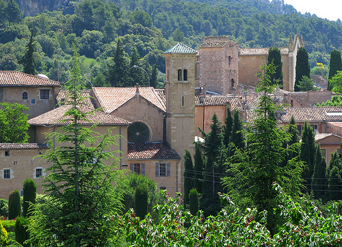 Centre du village de Aups by mistinguette18