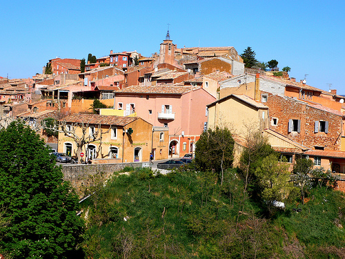 Pyramide de maisons de Roussillon par jackie bernelas