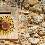 Tournesol by Queen Dot Kong - Roussillon 84220 Vaucluse Provence France