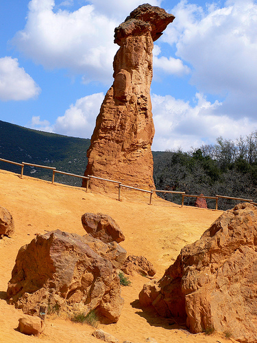 Ocre - Roussillon by jackie bernelas