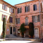 Place principale de Roussillon by jackie bernelas - Roussillon 84220 Vaucluse Provence France