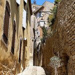 Ruelle de Lacoste par jackie bernelas - Lacoste 84480 Vaucluse Provence France