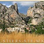 Village de Moustiers-Sainte-Marie by peace-on-earth.org - Moustiers Ste. Marie 04360 Alpes-de-Haute-Provence Provence France